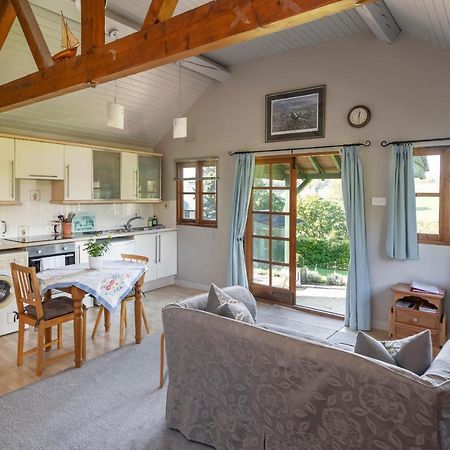 Beautiful Cottage With Stunning Views In Box Box  Exterior photo